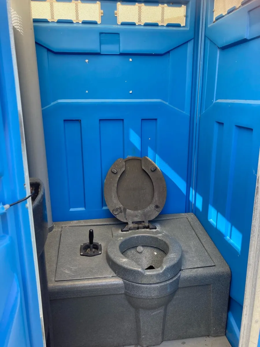 Toilet block - Image 4