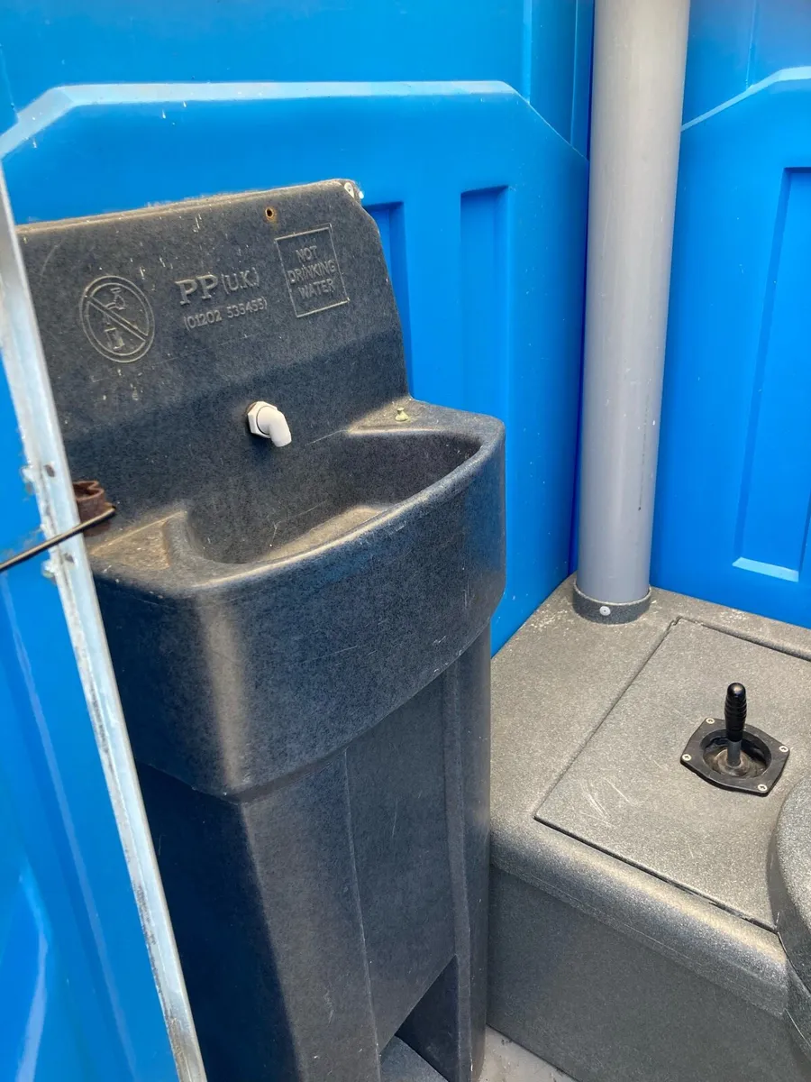 Toilet block - Image 3