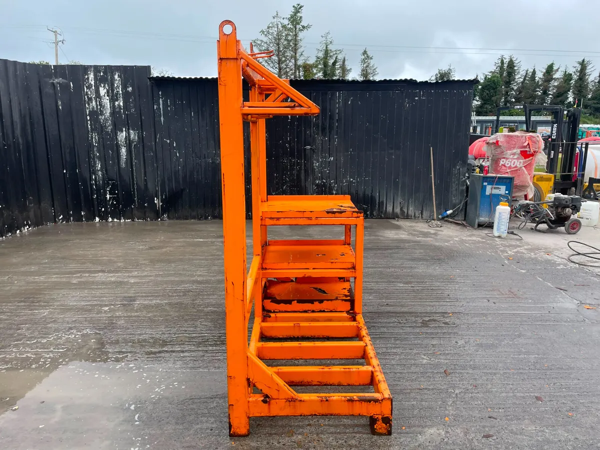 Heavy-duty industrial steel transport/storage rack - Image 2