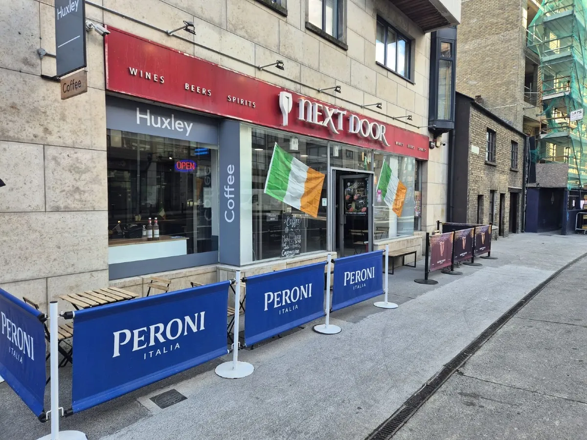 Pub / Cafe Barriers - Image 2