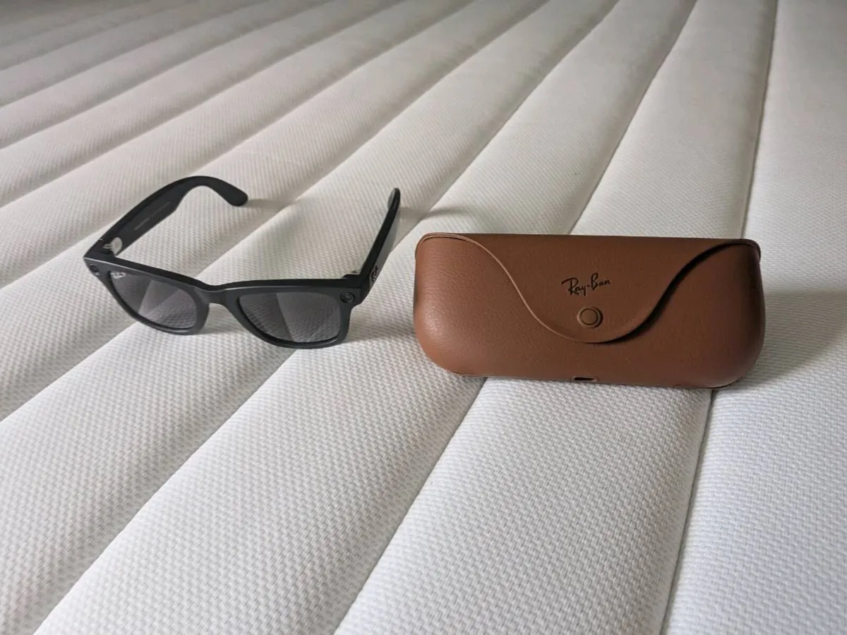 Meta wayfer glasses with camera - Image 2