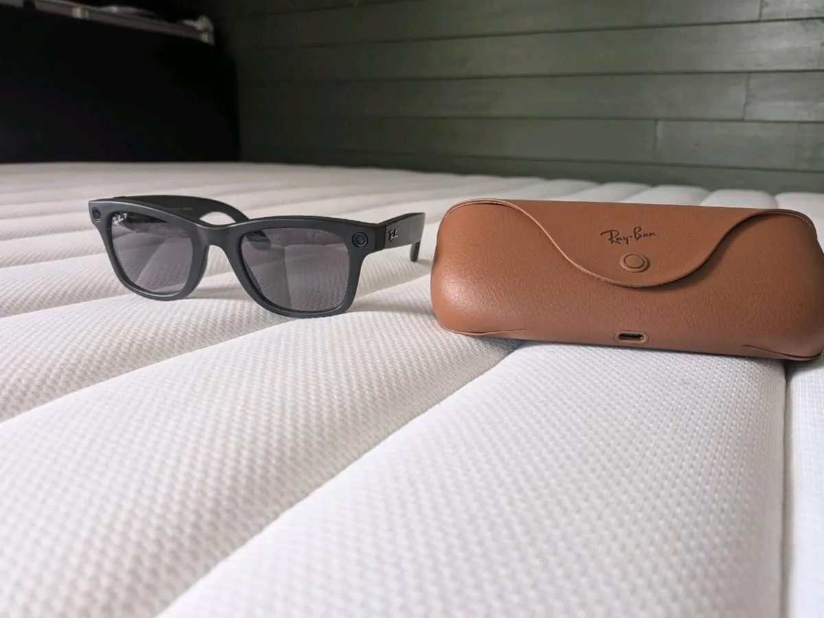 Meta wayfer glasses with camera - Image 3