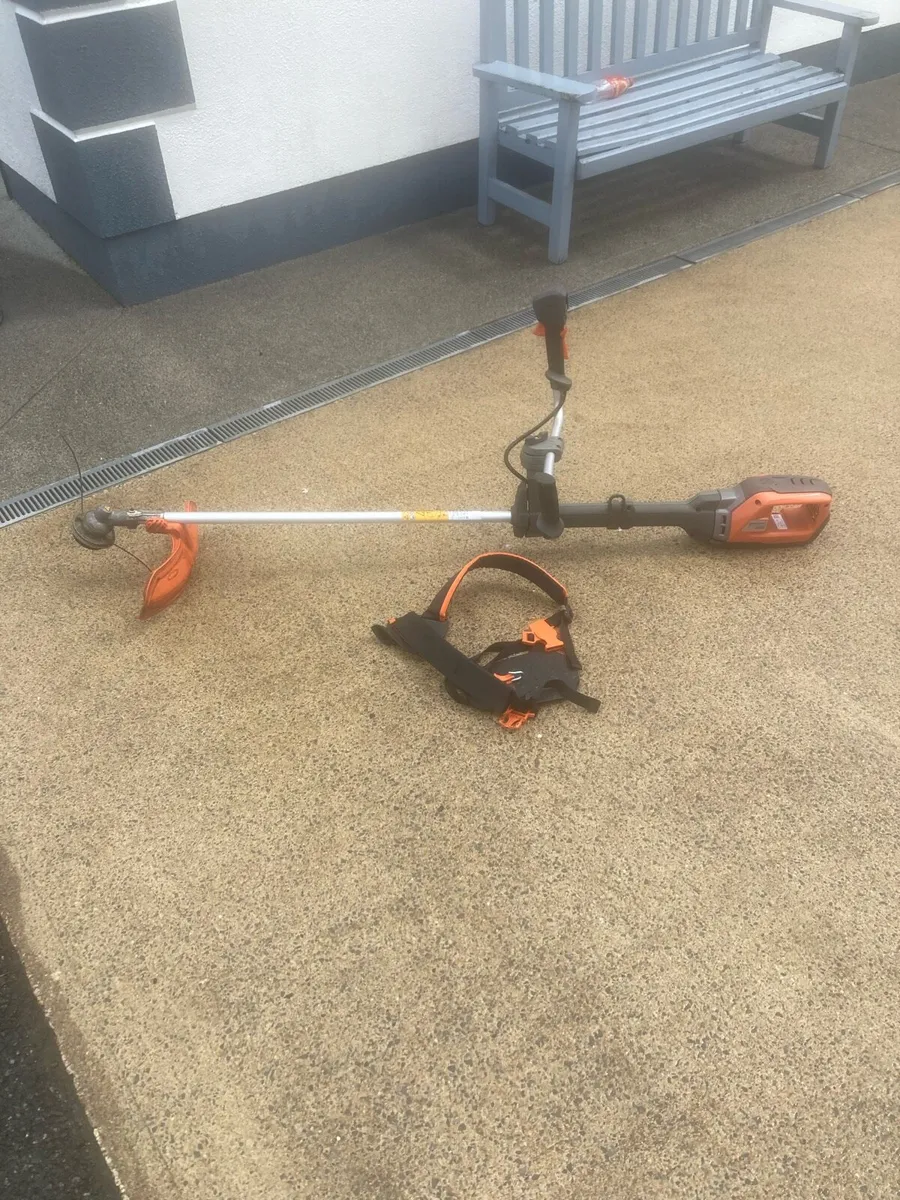 Husqvarna Battery Strimmer - Image 1