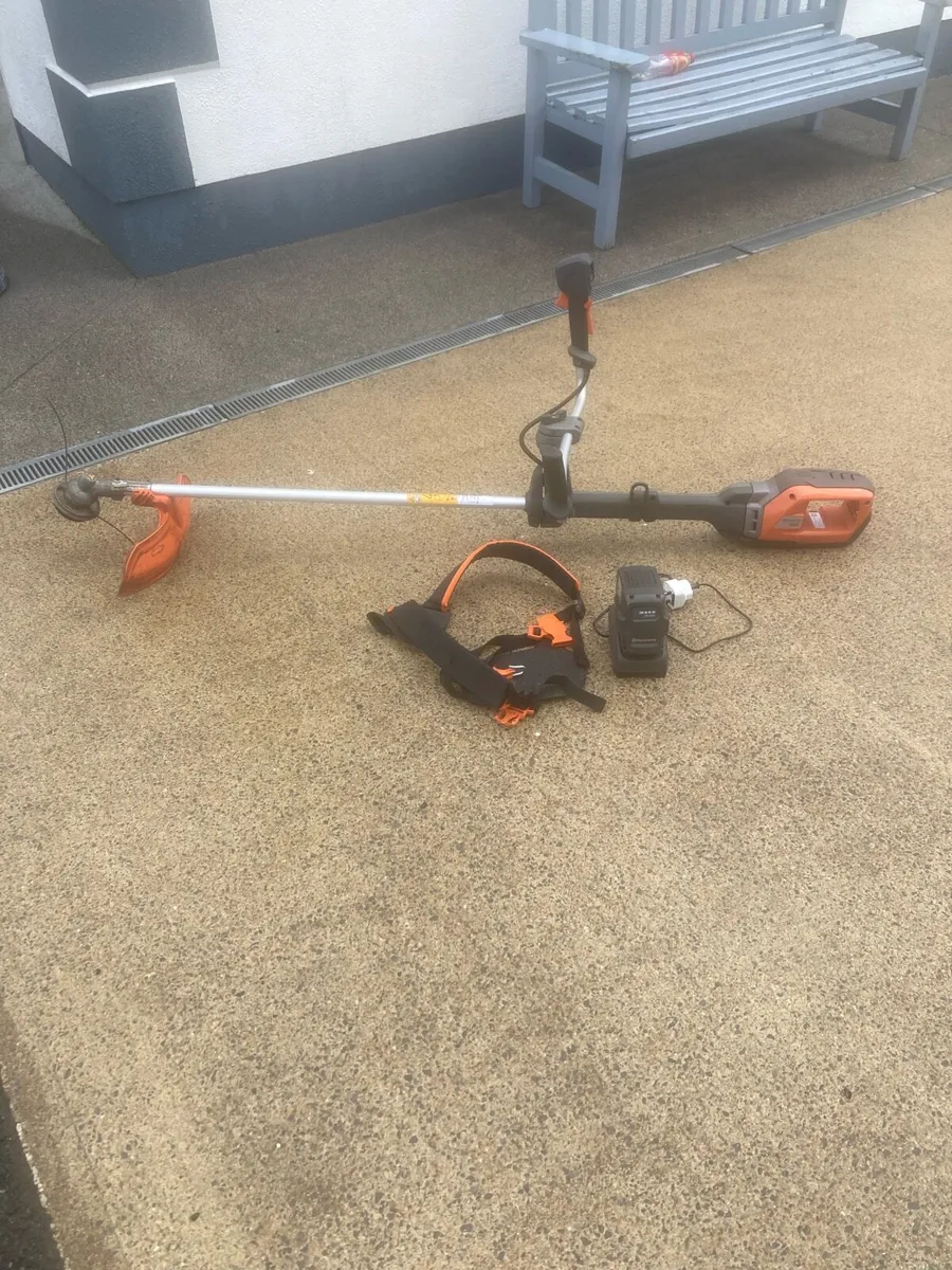 Husqvarna Battery Strimmer - Image 3