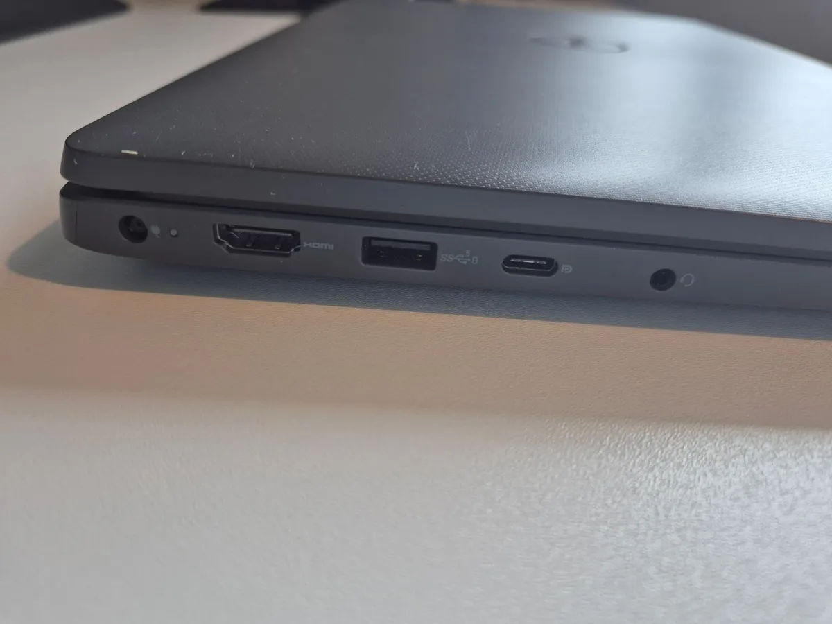 Dell Latitude 3540 Laptop - Image 3