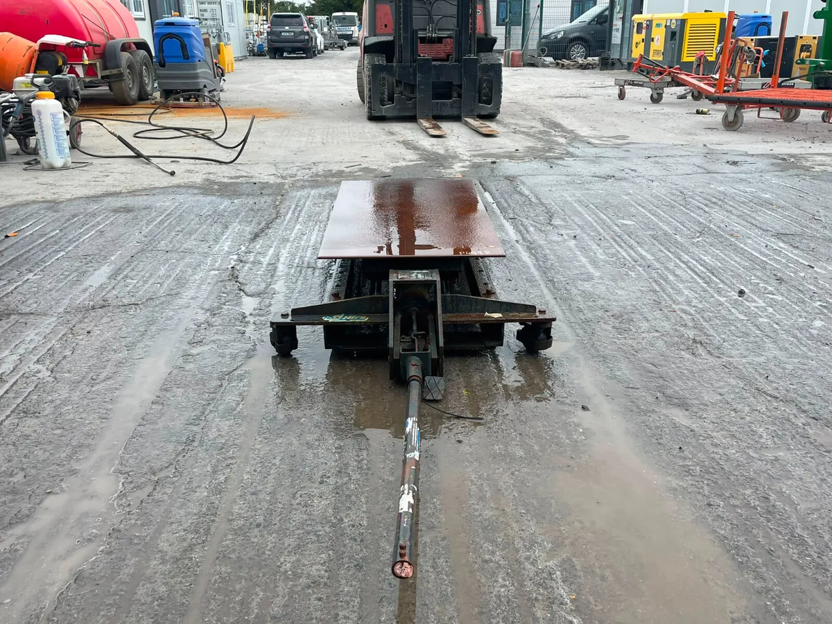 Low-profile hydraulic lifting table - Image 3