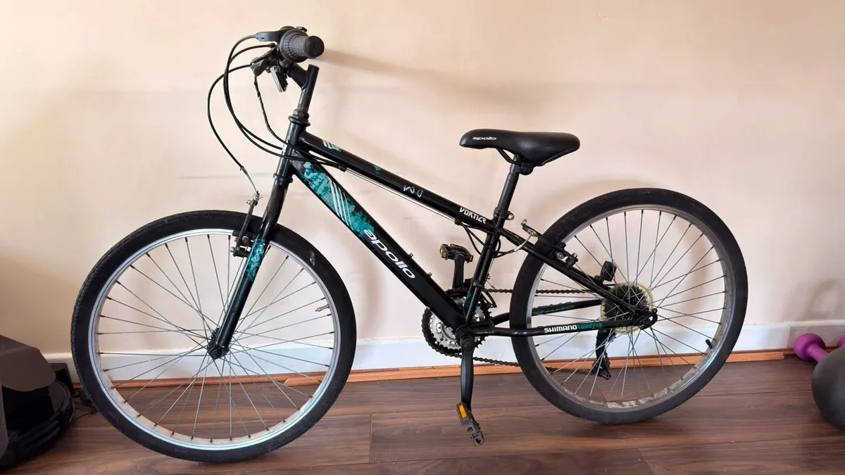Apollo Vortice Junior Hybrid Bike - 24" Wheel - Image 1
