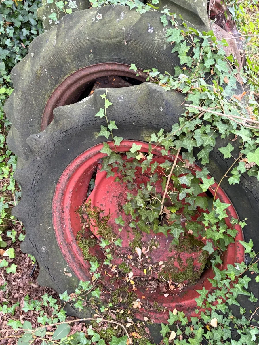 Tractors and tractor parts - Image 3
