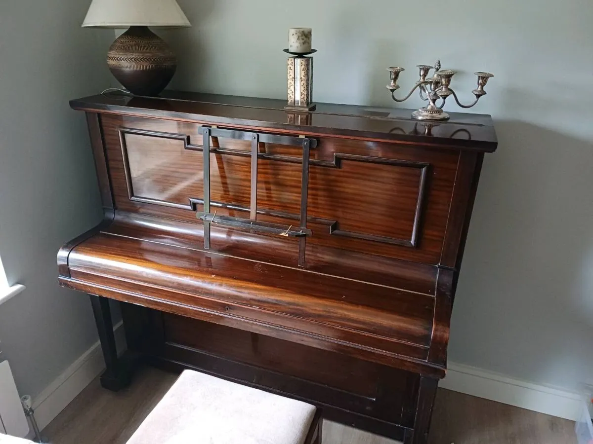Piano - Image 1