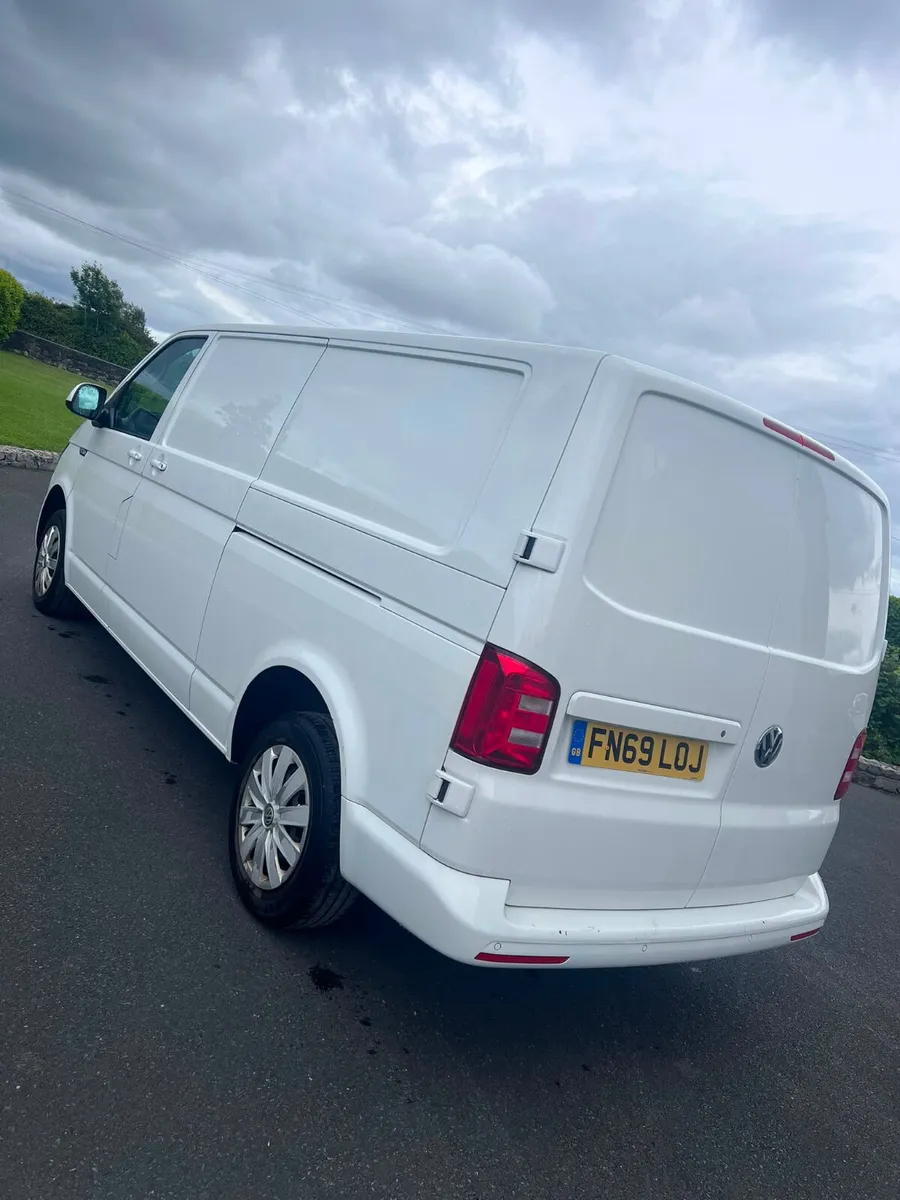Volkswagen Transporter 2019 - Image 3