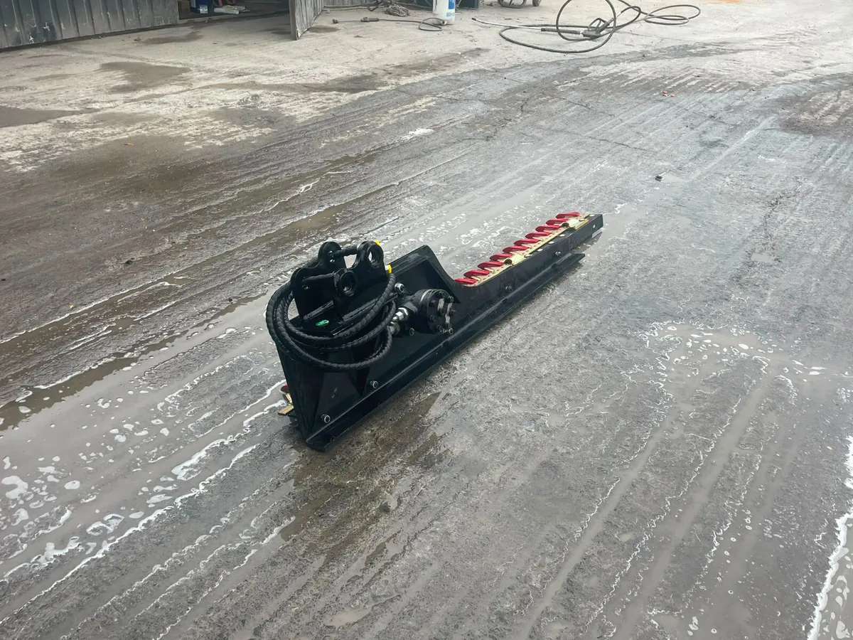 Hedge cutter / finger bar mower - Image 3