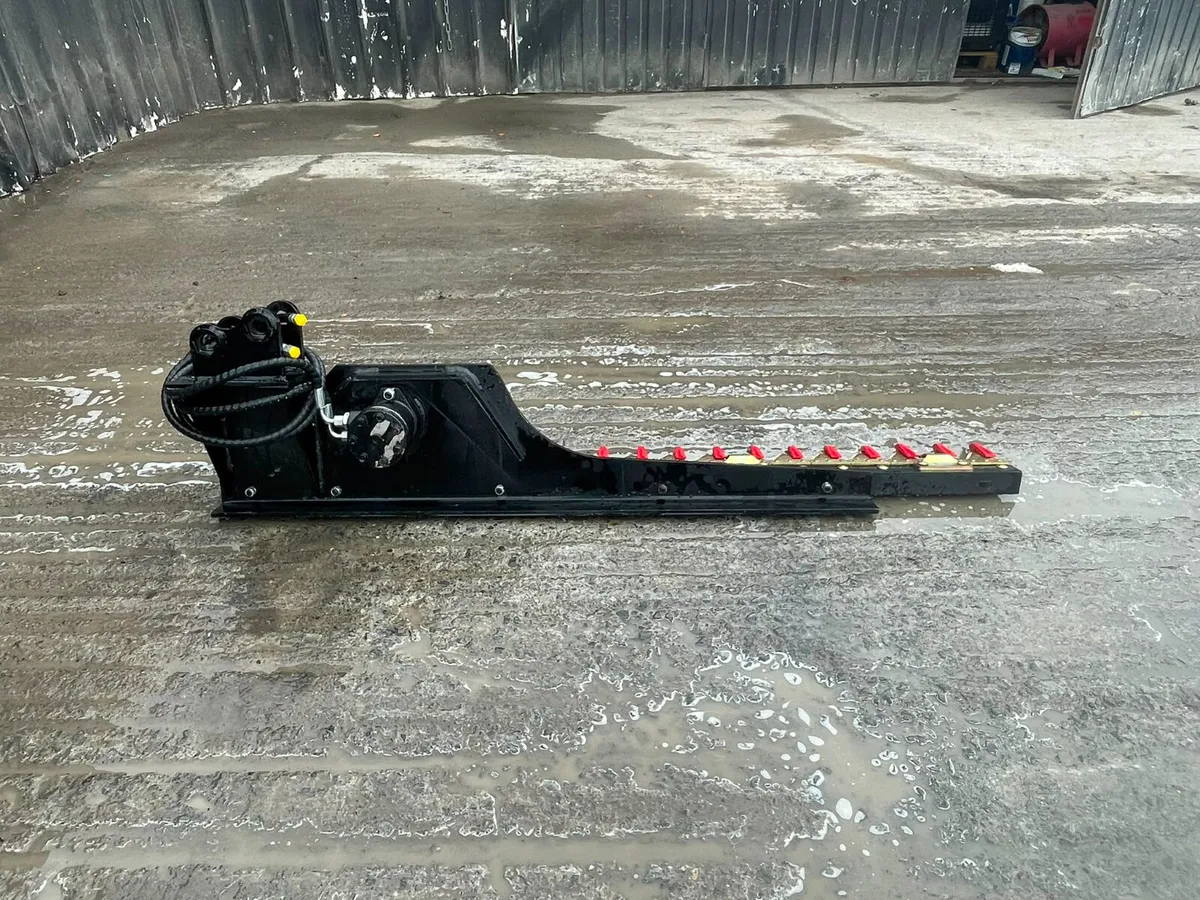 Hedge cutter / finger bar mower - Image 2