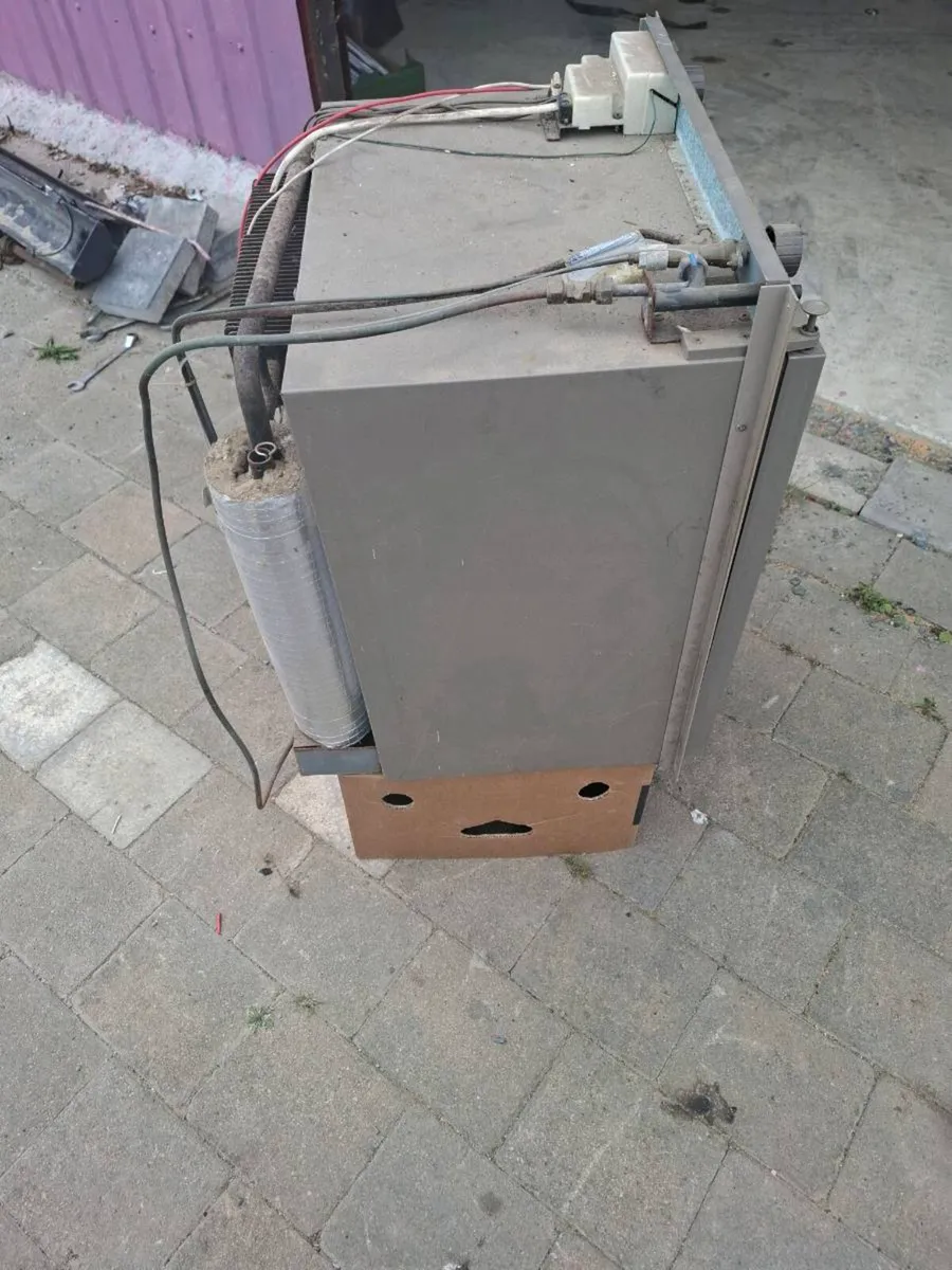 Electrolux RM212 3 Way System - Image 4