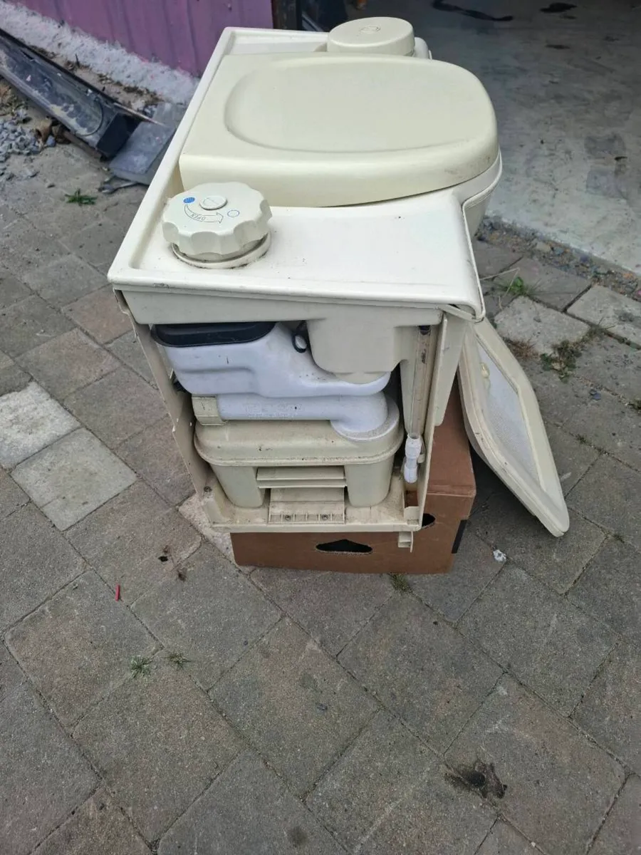 Thetford Cassette Toilet With External Door - Image 3