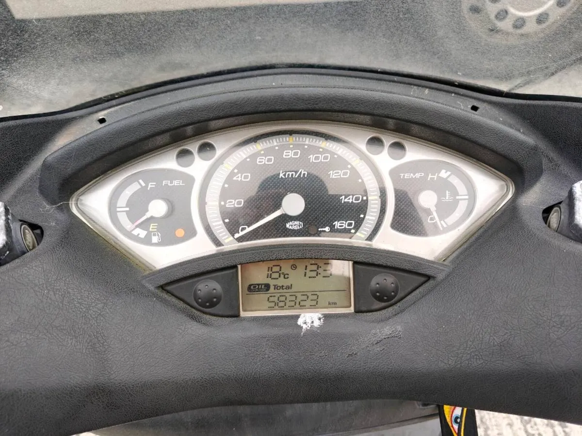 2012 Yamaha Xmax 125 - Image 3