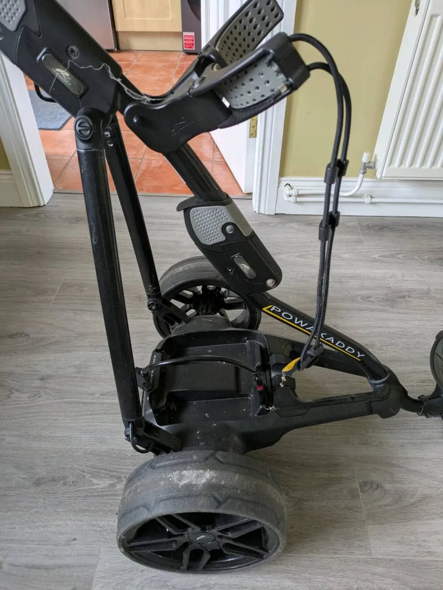 Electric golf trolley - Image 1