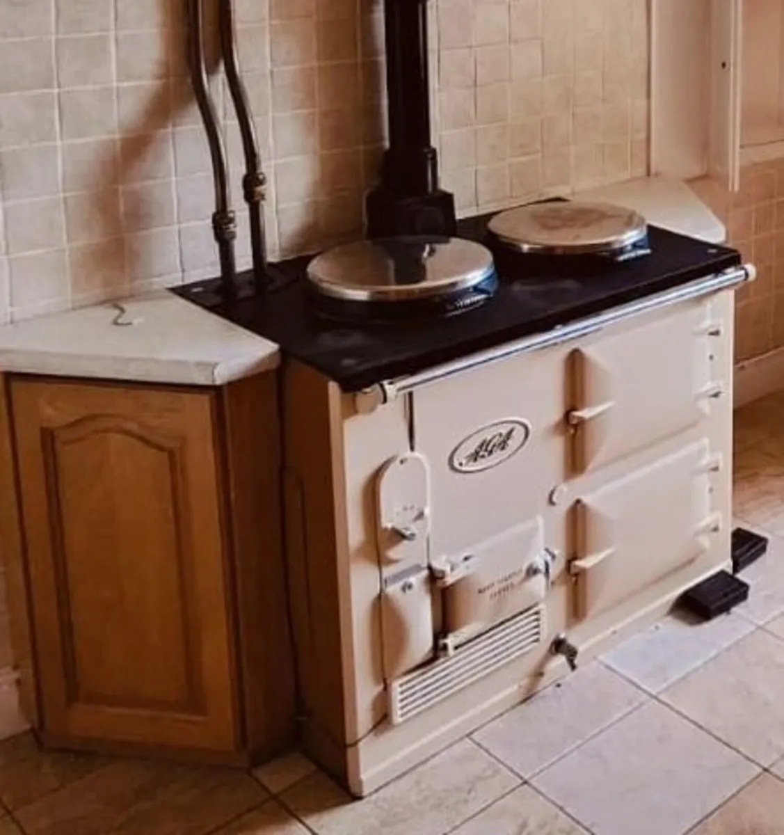 AGA Cooker, Cream 2-Oven Working, Co. Carlow, €950 - Image 1
