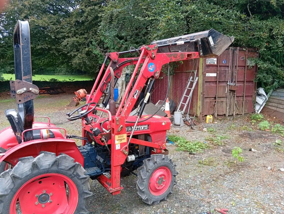 Compact tractor - Image 2