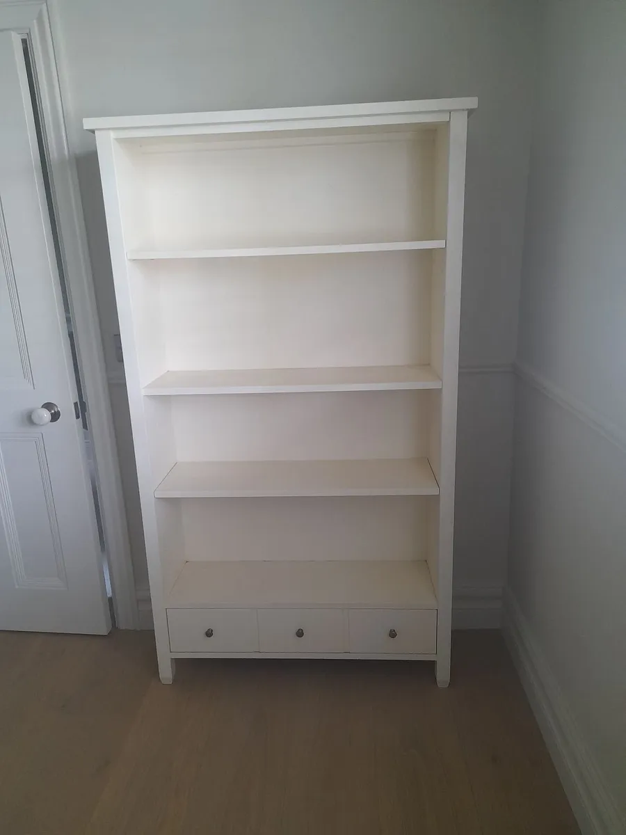 Book Shelf