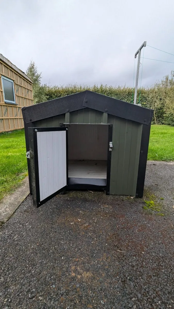 Insulated Dog Shed - Image 1