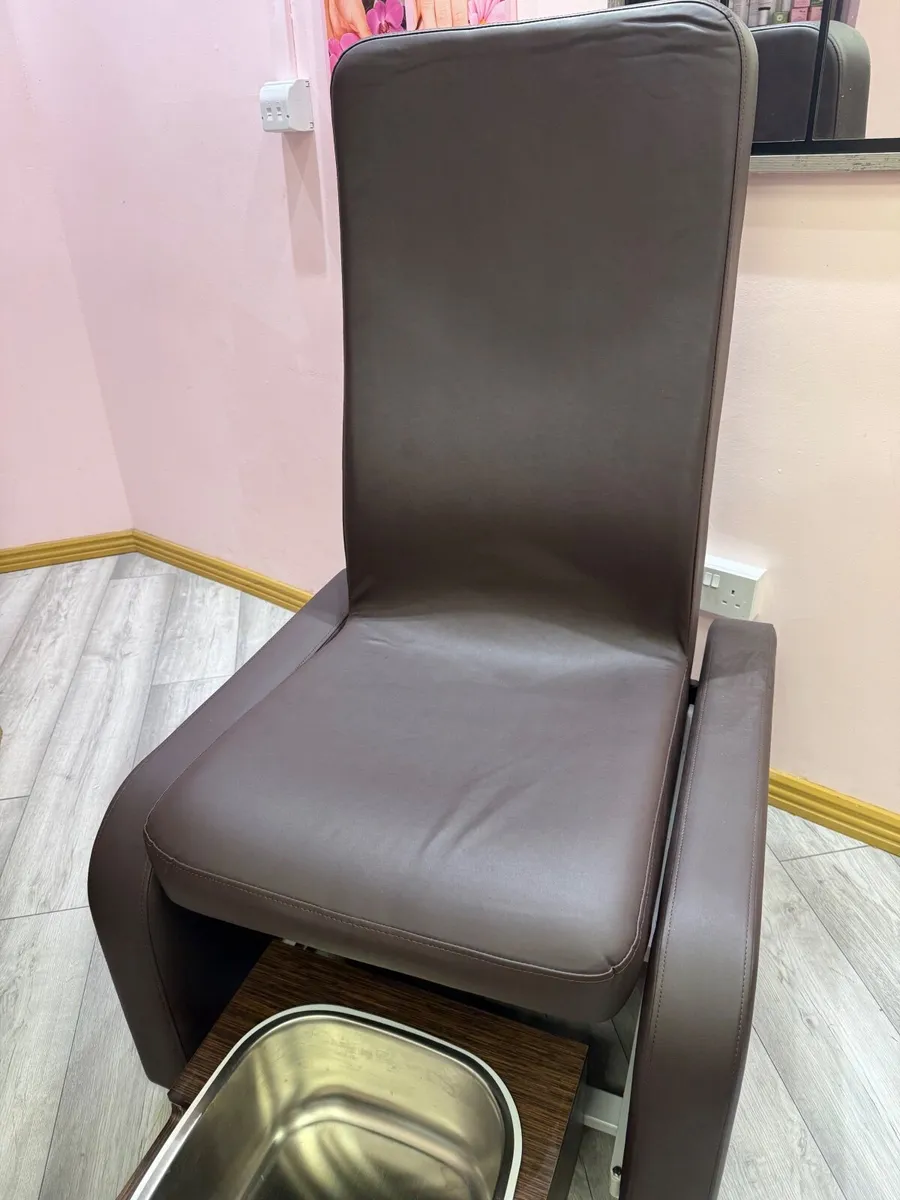 Pedicure chair - Image 2