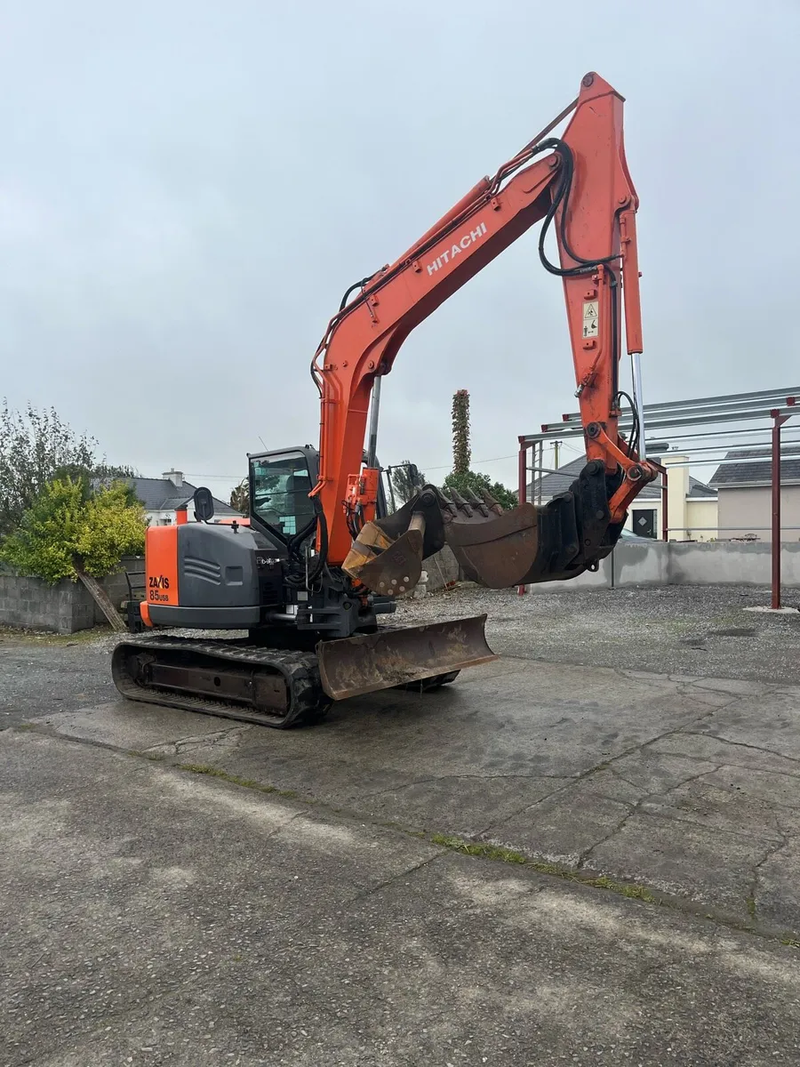 2014 hitachi 85-5 - Image 1