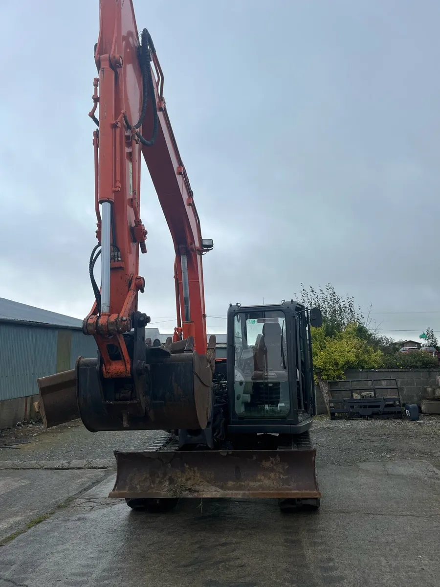 2014 hitachi 85-5 - Image 3