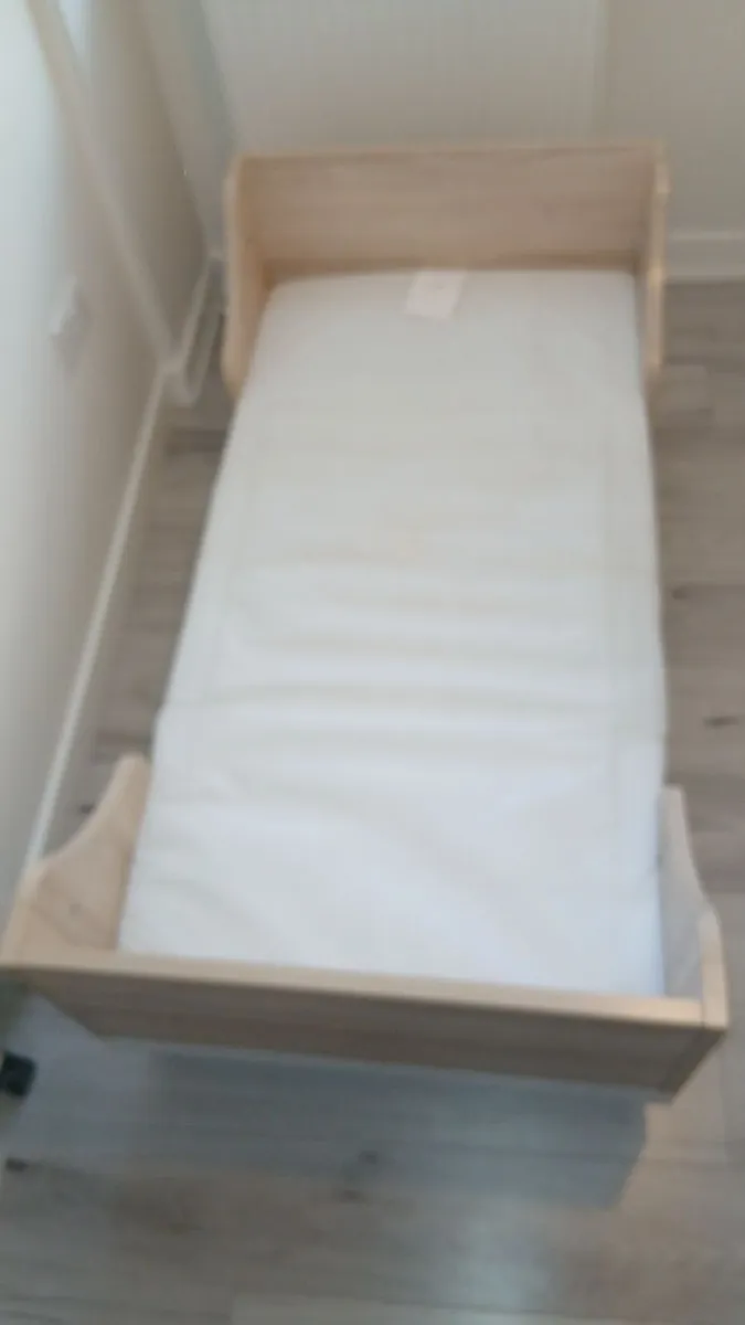 Childs bed - Image 1