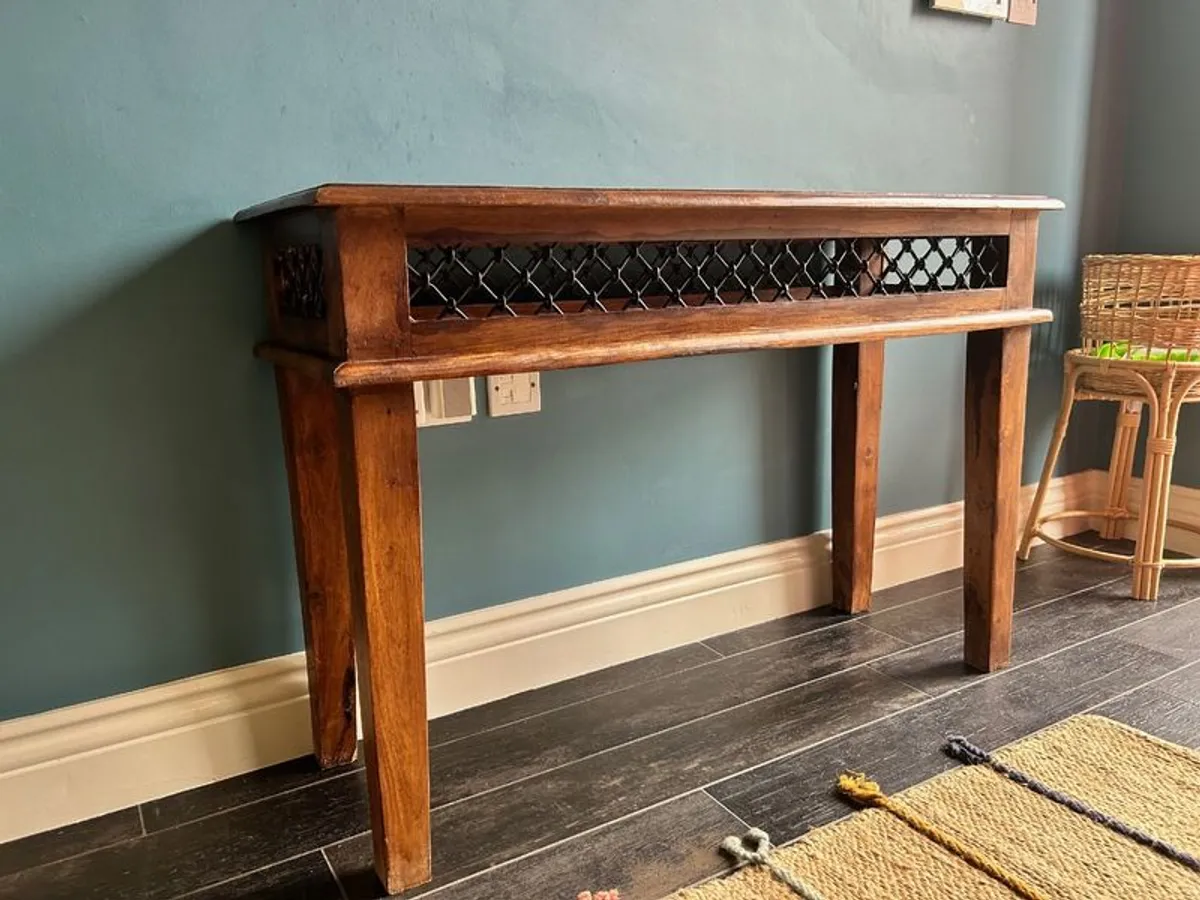Solid wood console table with lattice detail - Image 1