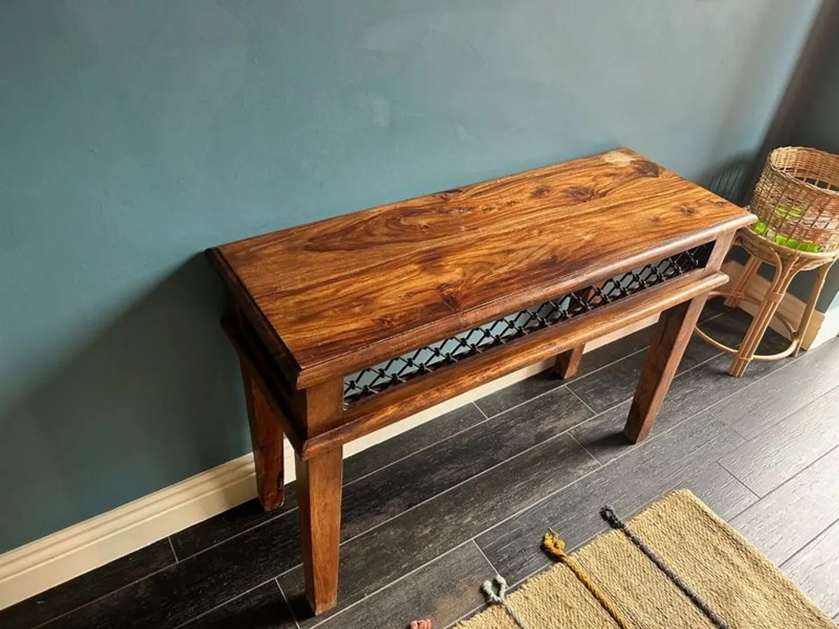 Solid wood console table with lattice detail - Image 3