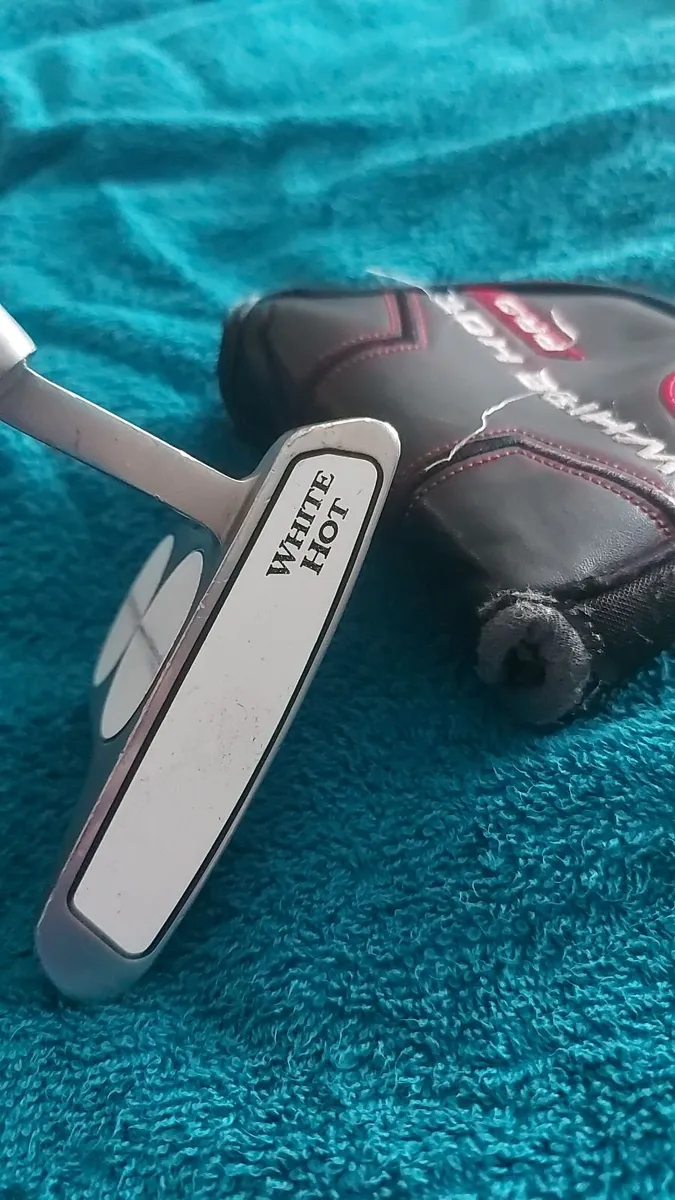 Odyssey 2 ball blade putter - Image 1