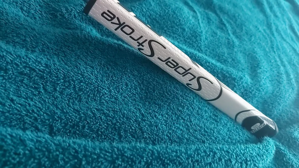 Odyssey 2 ball blade putter - Image 4