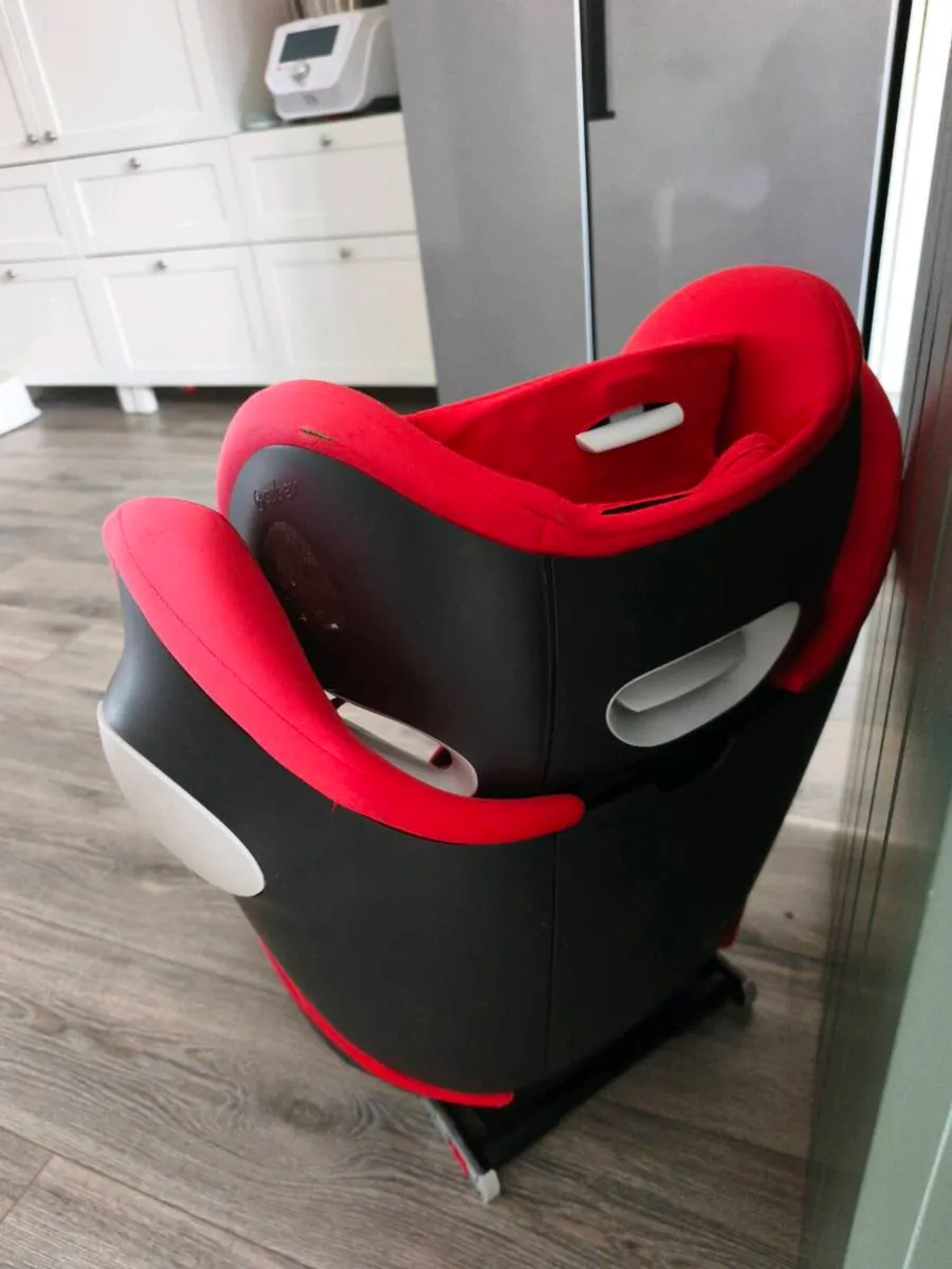 Cybex Gold Solution M-fix car seat - Image 2