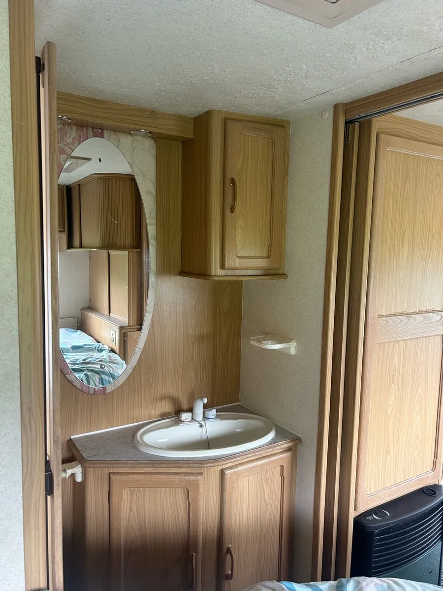 Lunar 4 Berth Caravan - Image 3