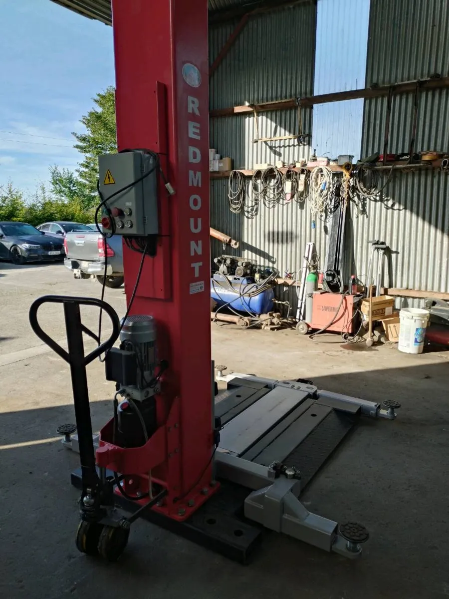 Mobile single post lift - Image 3