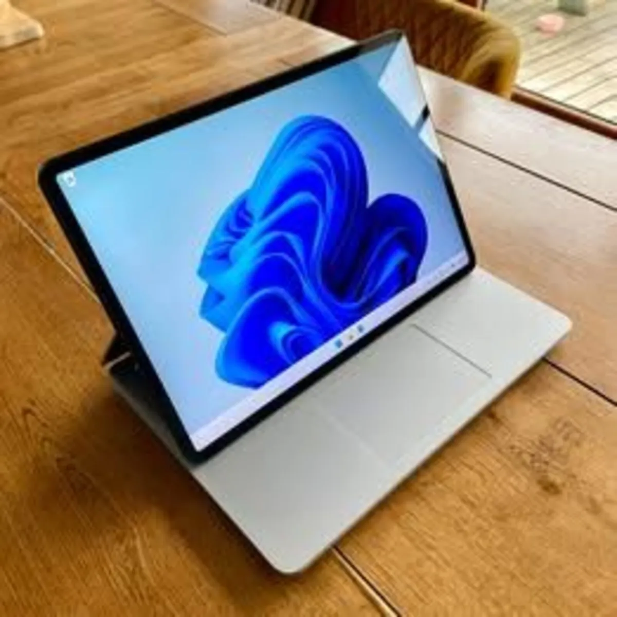 Microsoft surface laptop studio - i7 / RTX 3050Ti - Image 2
