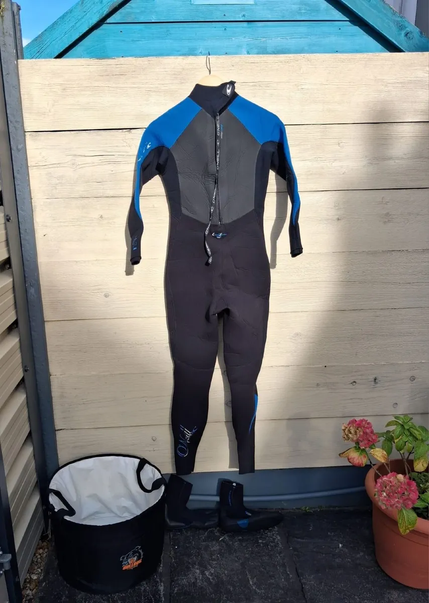 Ladies Wetsuit, Booties & Surf Bag Bundle - Image 1