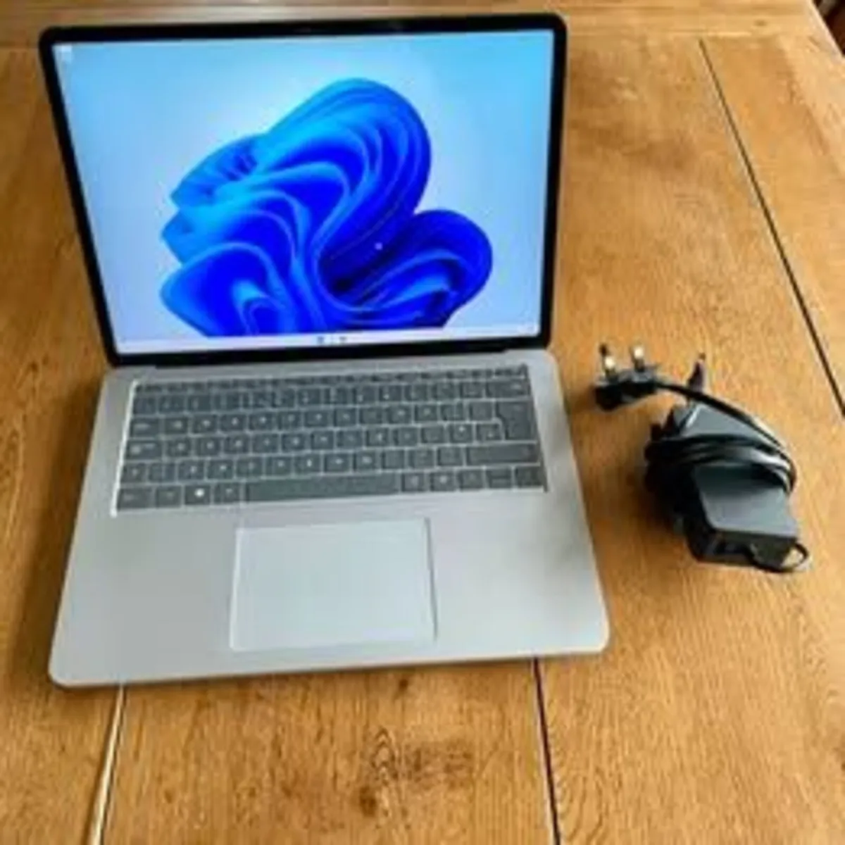 Microsoft surface laptop studio - i7 / RTX 3050Ti - Image 4