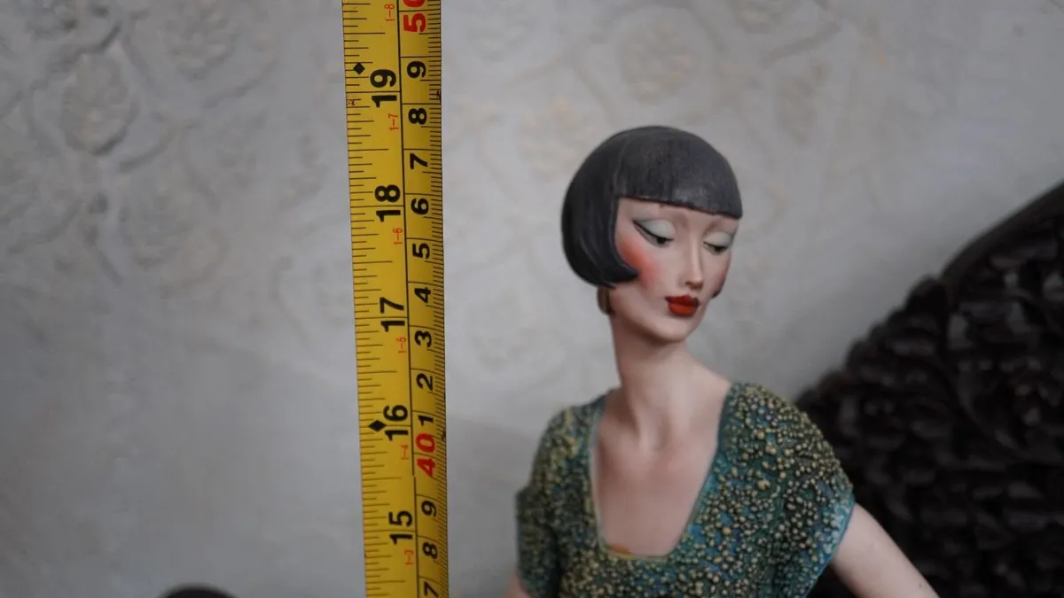 Lady with Fan Figurine - Image 3