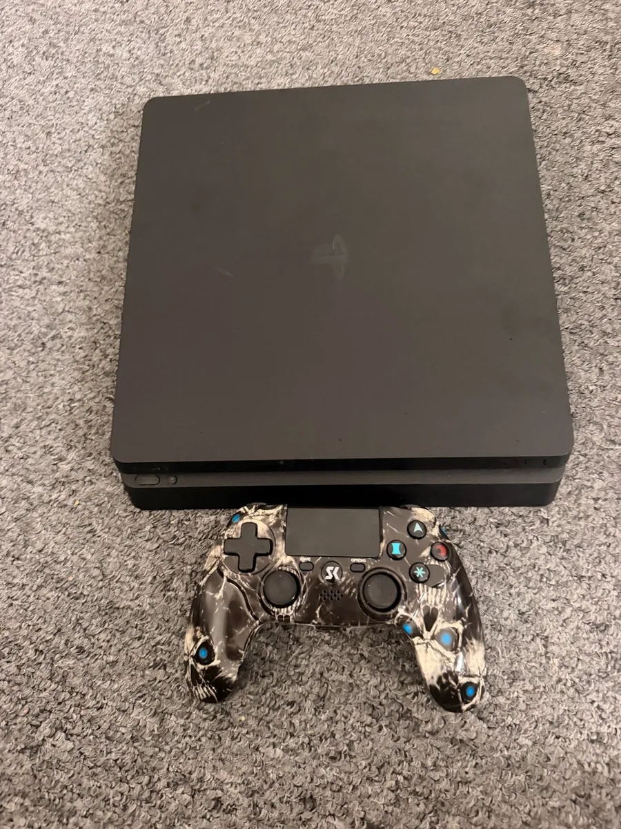 PS4 slim 500GB jailbreak 13.52 controller 1 - Image 1