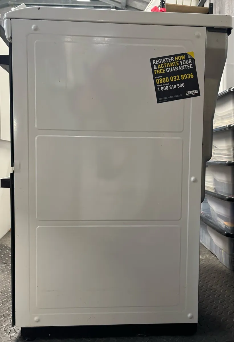 Zanussi Electric 55cm Double Oven & Ceramic Hob - Image 3