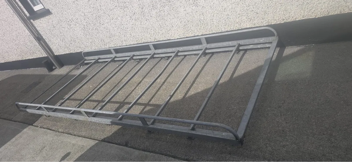 Toyota Hiace roof rack - Image 1