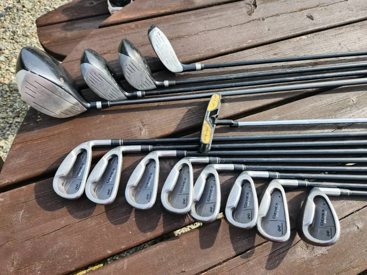 Men's Set: 4 x woods, 9 x irons, putter & bag. - Image 4