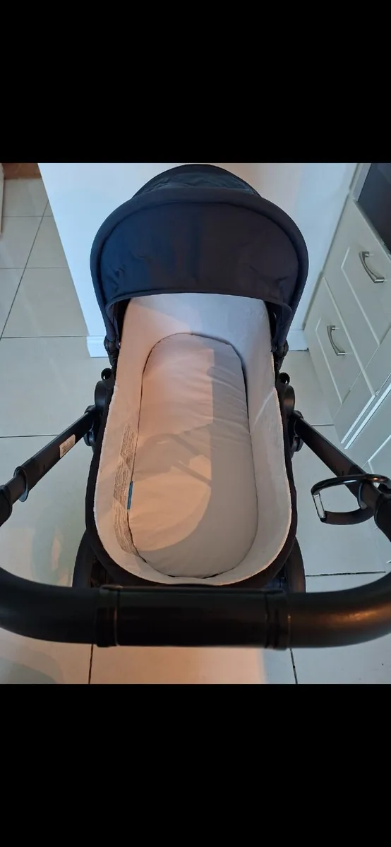 I candy orange travel system - Image 4
