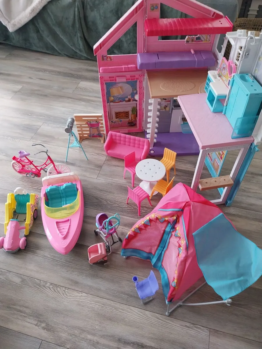 Barbie items - Image 2
