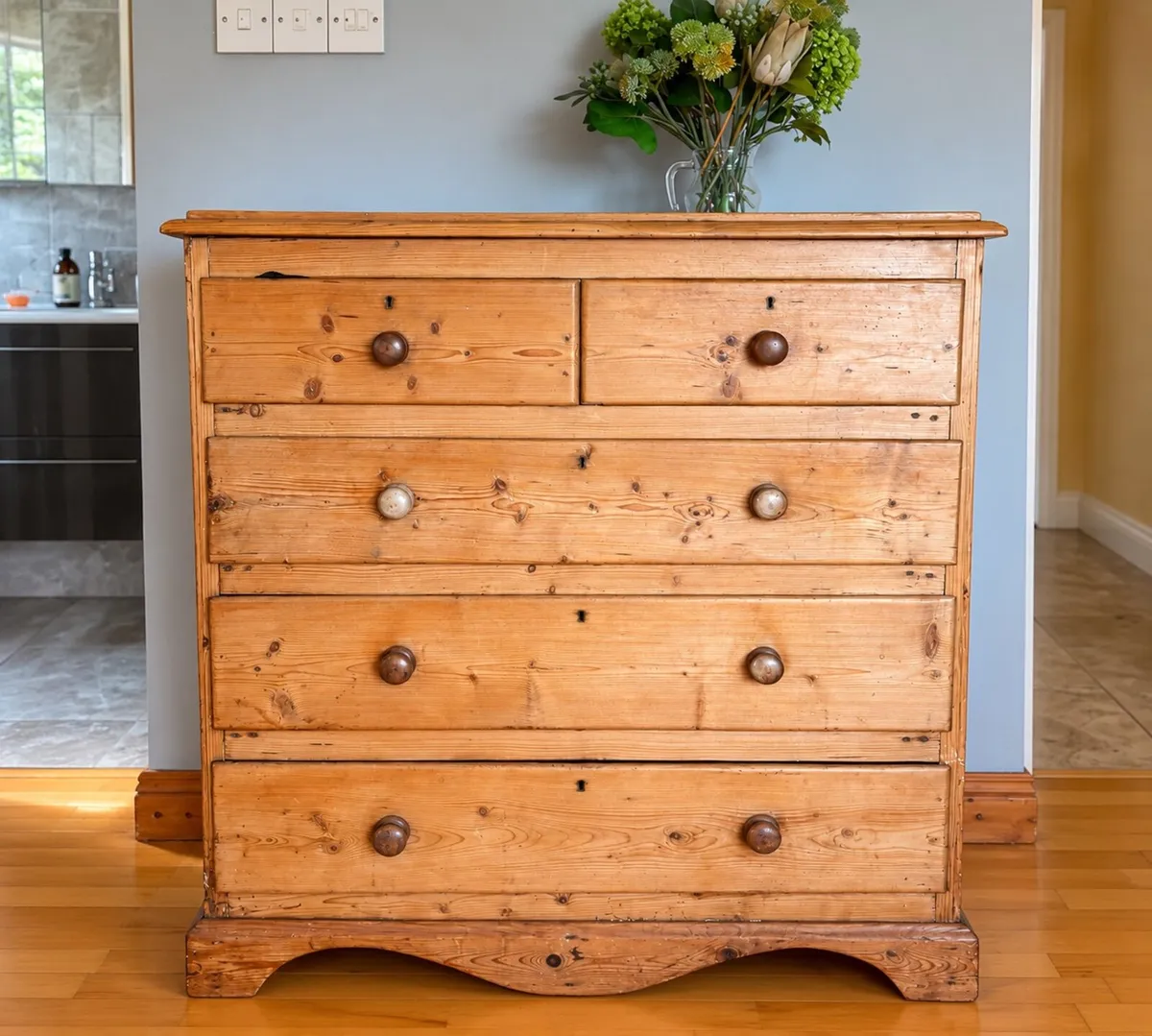 Chest of drawers - Image 1