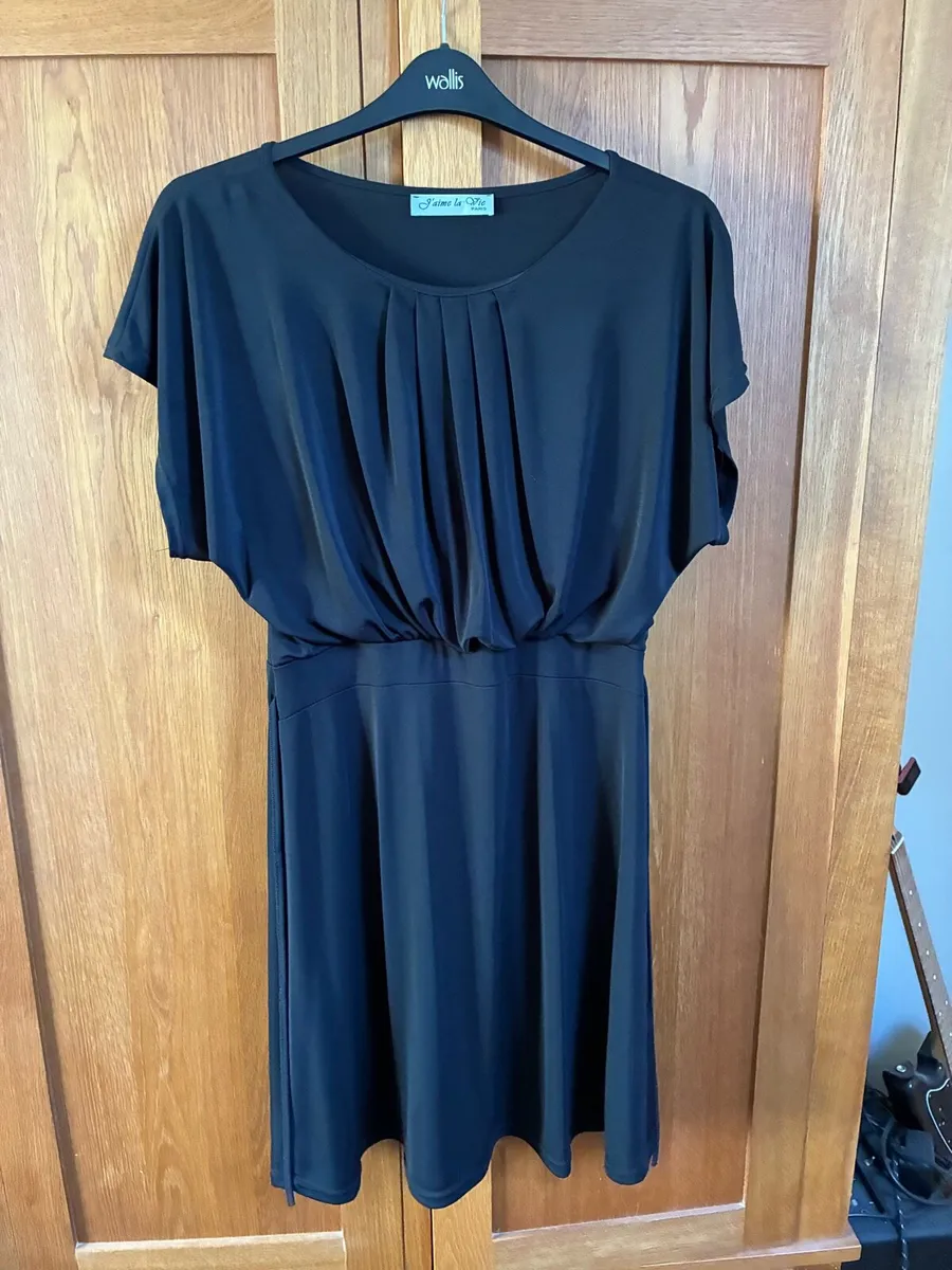 Clothes - Image 4