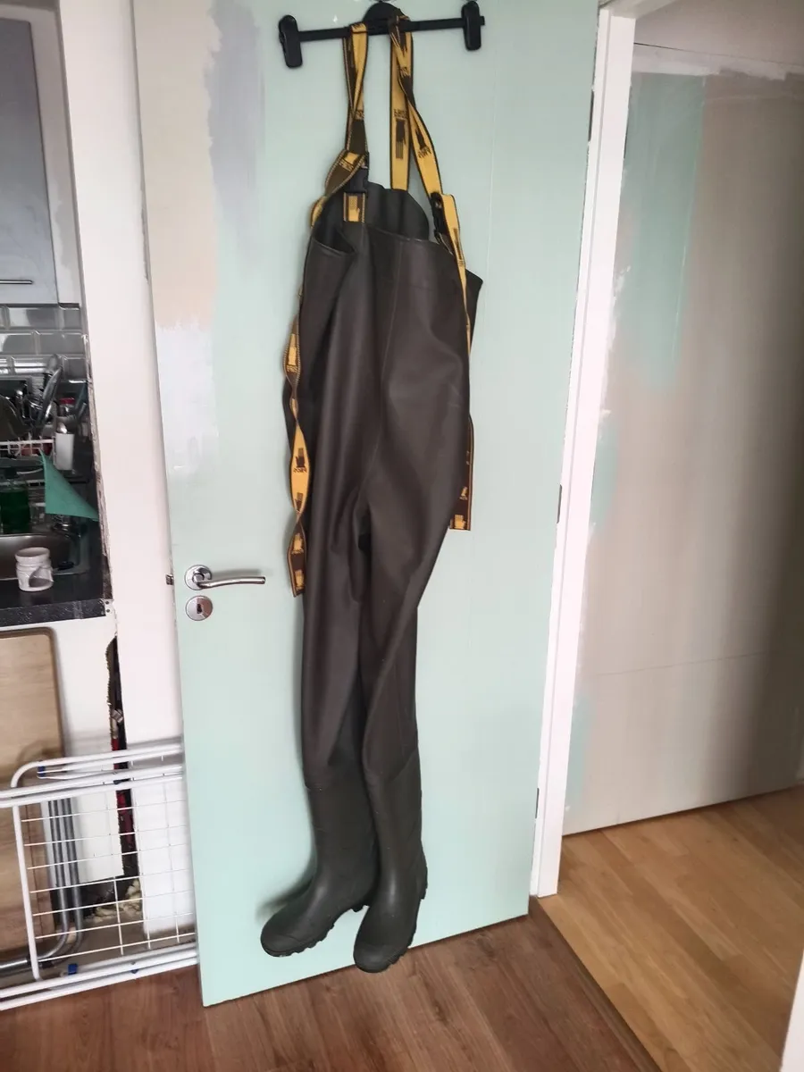 fishing boots - Image 2