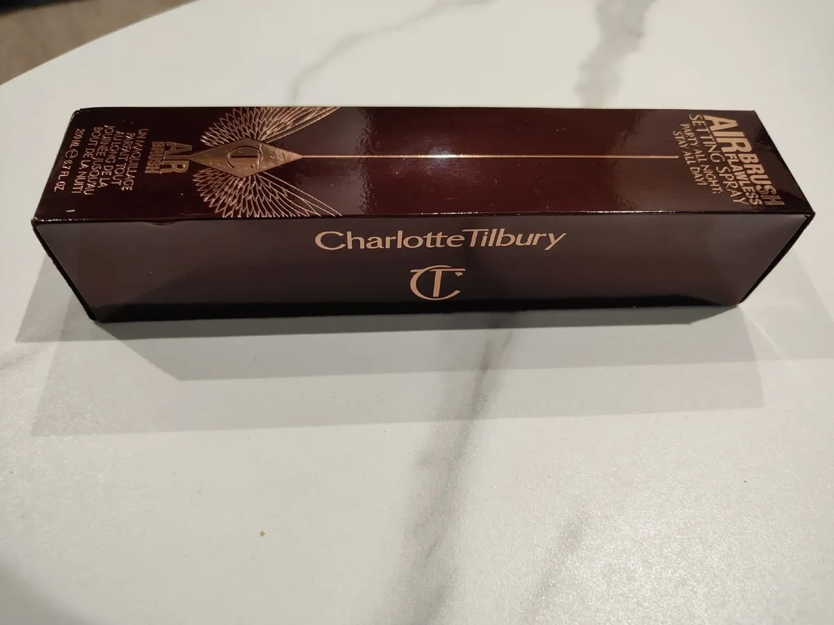 Charlotte Tilbury Air Brush Flawless Setting Spray - Image 2