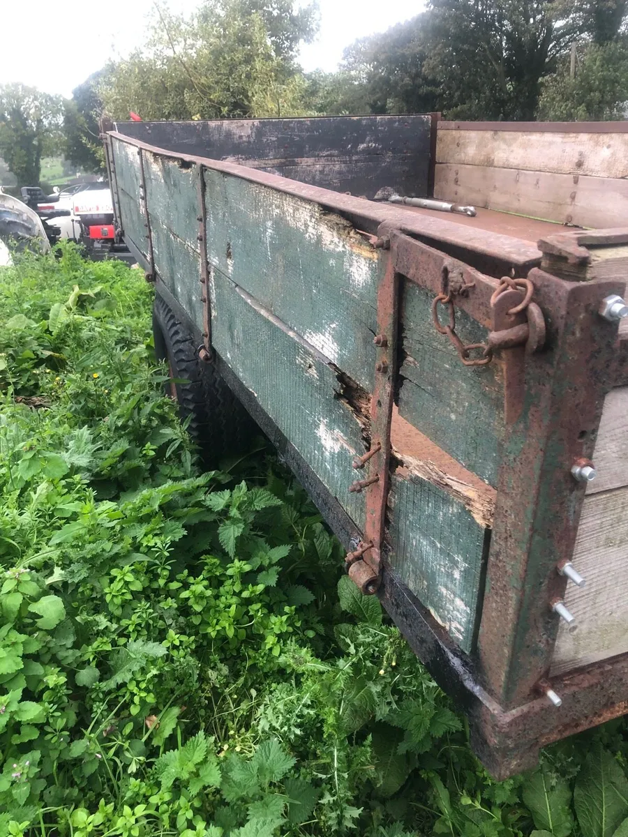 Trailer - Image 1